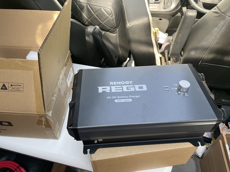 レノジーREGOシリーズ 走行充電器12V 60A Bluetoothモジュール内蔵